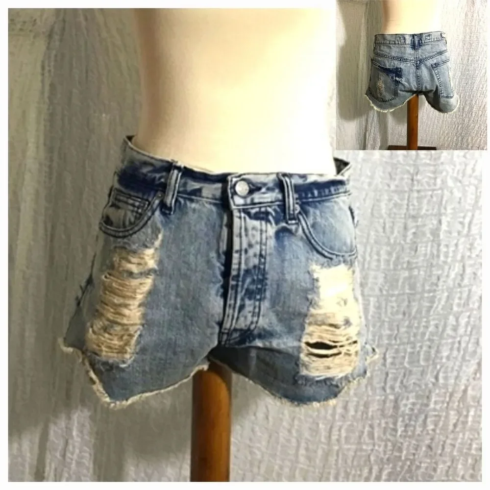 Brandy & Mellville Destroyed Shorts Size 40 (L)